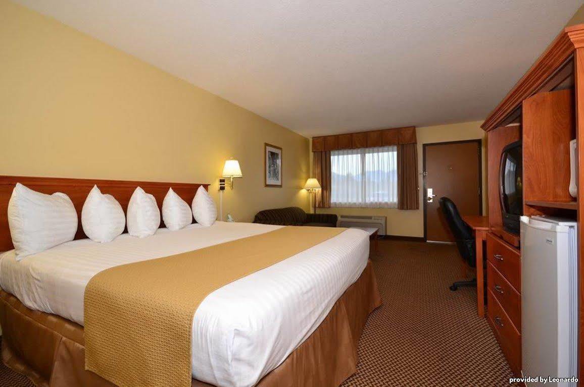Oakridge Inn & Suites Rom bilde