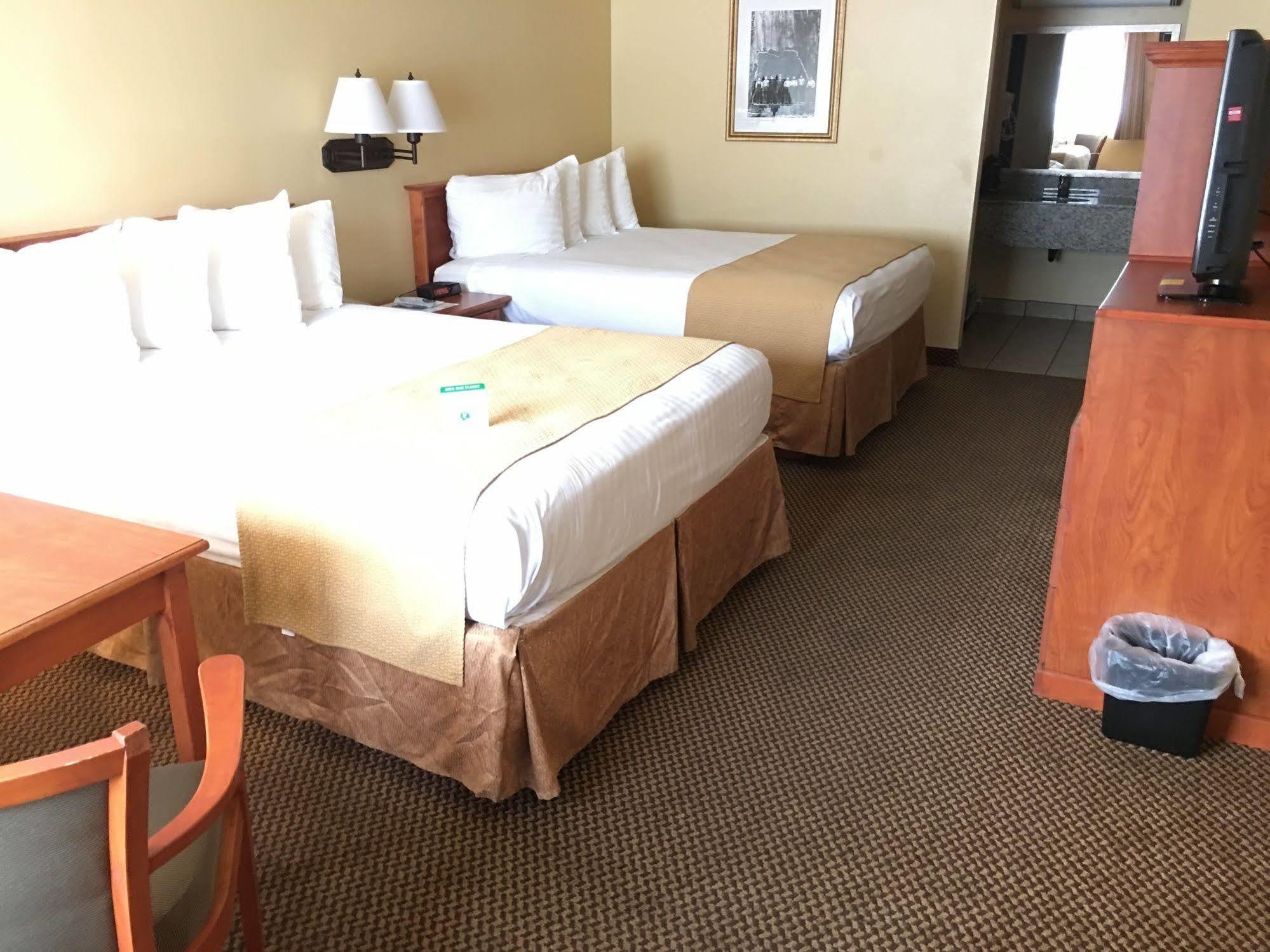 Oakridge Inn & Suites Eksteriør bilde