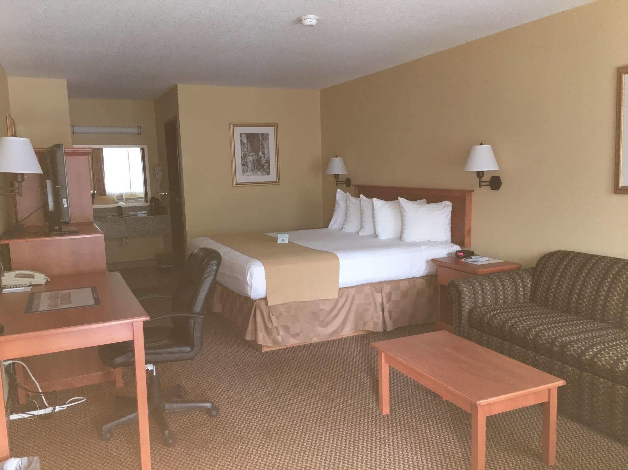 Oakridge Inn & Suites Eksteriør bilde